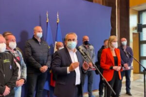 Xavier Bertrand à Bridgestone : "Jamais trop tard pour bien faire"