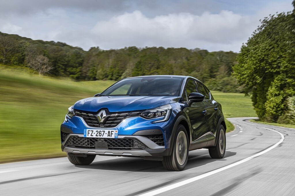 Selon les chiffres de l'année 2020 en Europe, compilés par Inovev, Renault est la marque leader sur le segment B où le duo Clio-Captur représente 13 % des ventes. © Jean-Brice Lemal/Planimonteur