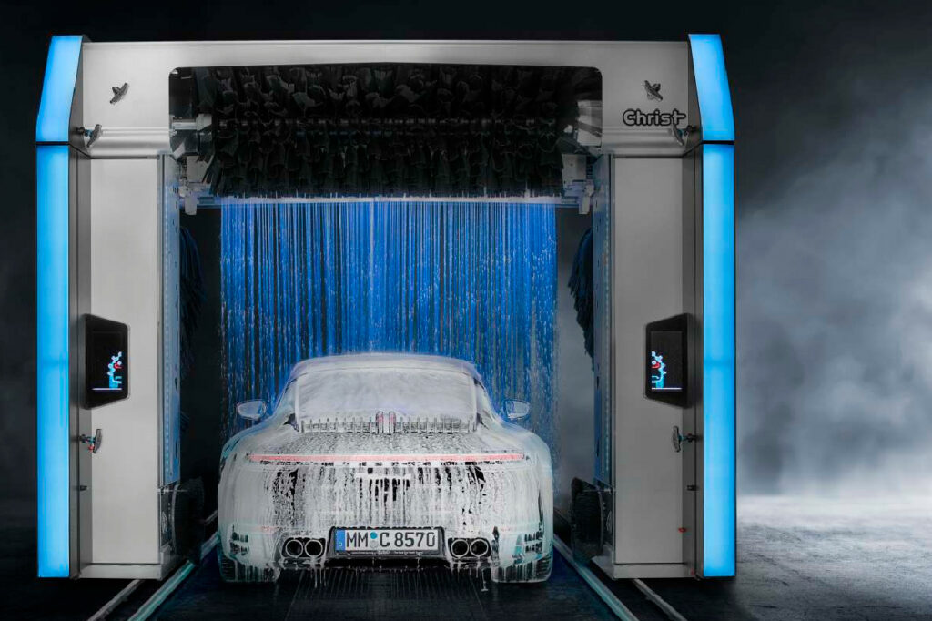 Doté du fameux rideau de mousse comme les autres portiques de la gamme Christ, le nouvel Alpha fait la part belle au design et à l’aluminium.