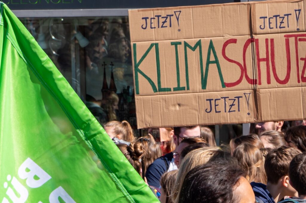 L'ONG environnementale DUH a déposé une plainte contre BMW et Mercedes pour violation du droit fondamental à la protection du climat.