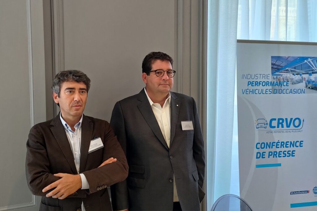 Olivier Fernandes, directeur général de BCAuto Enchères, et Hervé Miralles, président d'Emil Frey France.