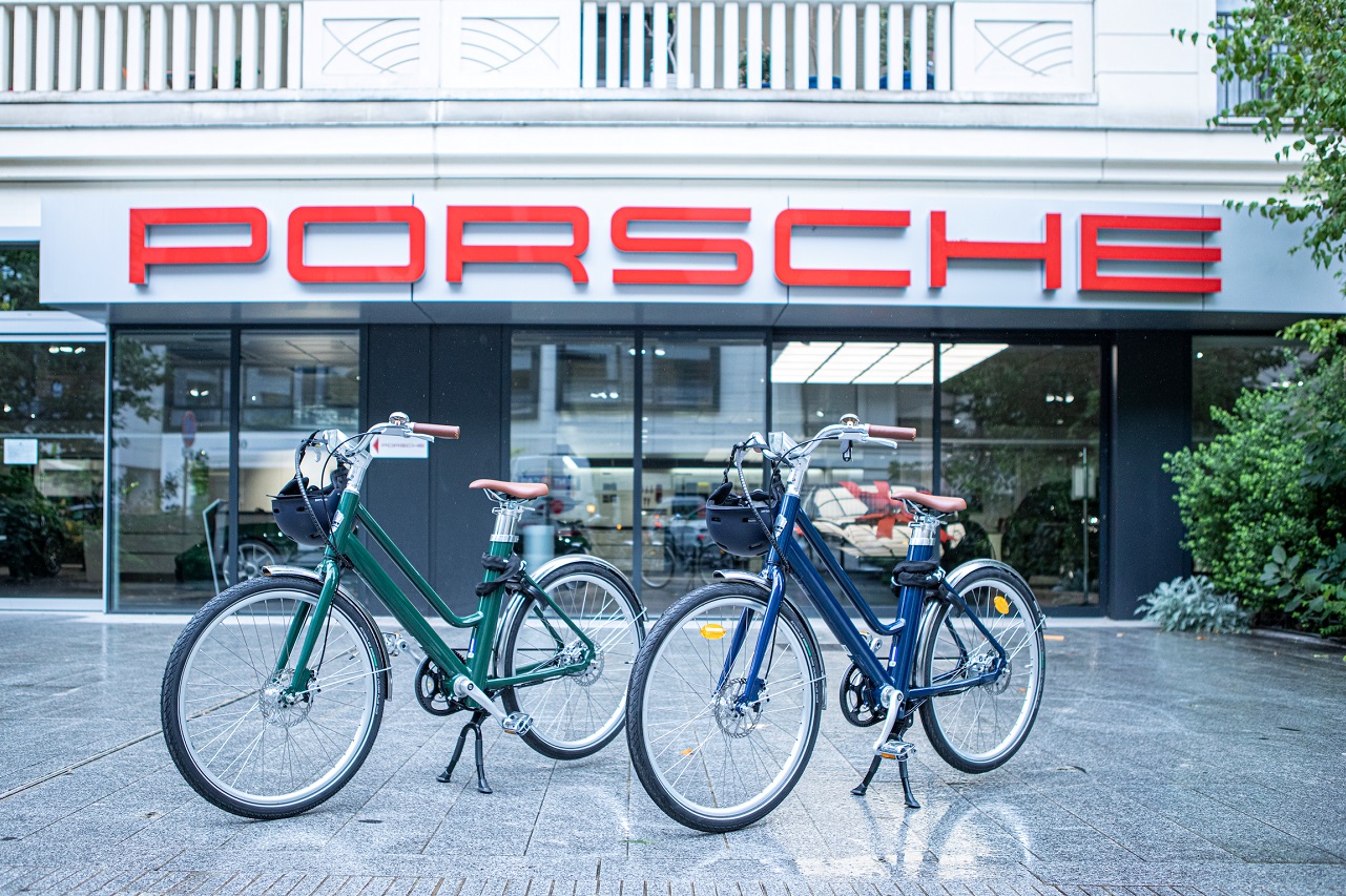 Porsche Paris adopte le vélo de courtoisie