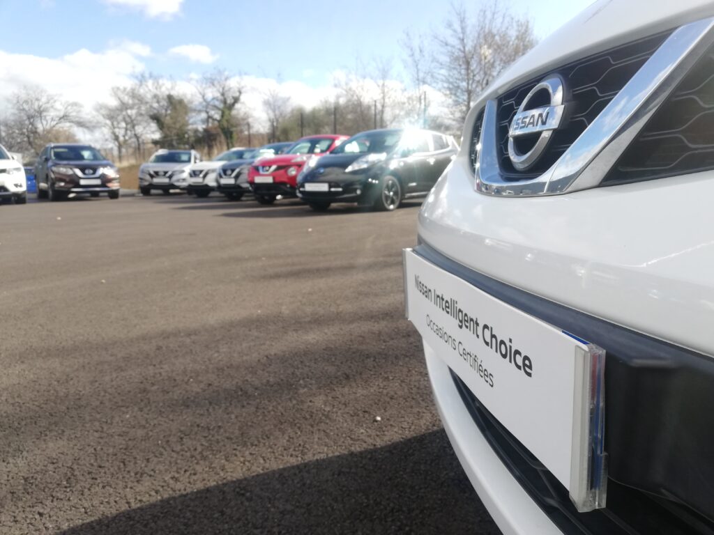 Selon Autobiz, 521 548 VO de moins de 7 ans occupaient les parcs des concessions au 1er octobre 2021.