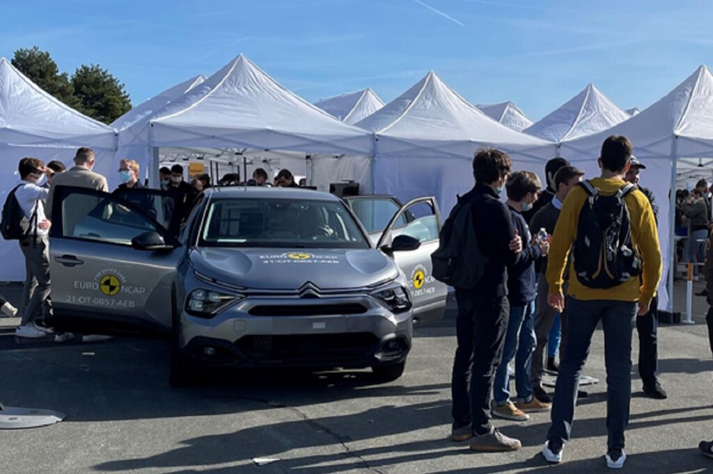 400 étudiants se sont retrouvés le 30 septembre 2021 sur le circuit Utac de Linas-Montlhéry (91).
