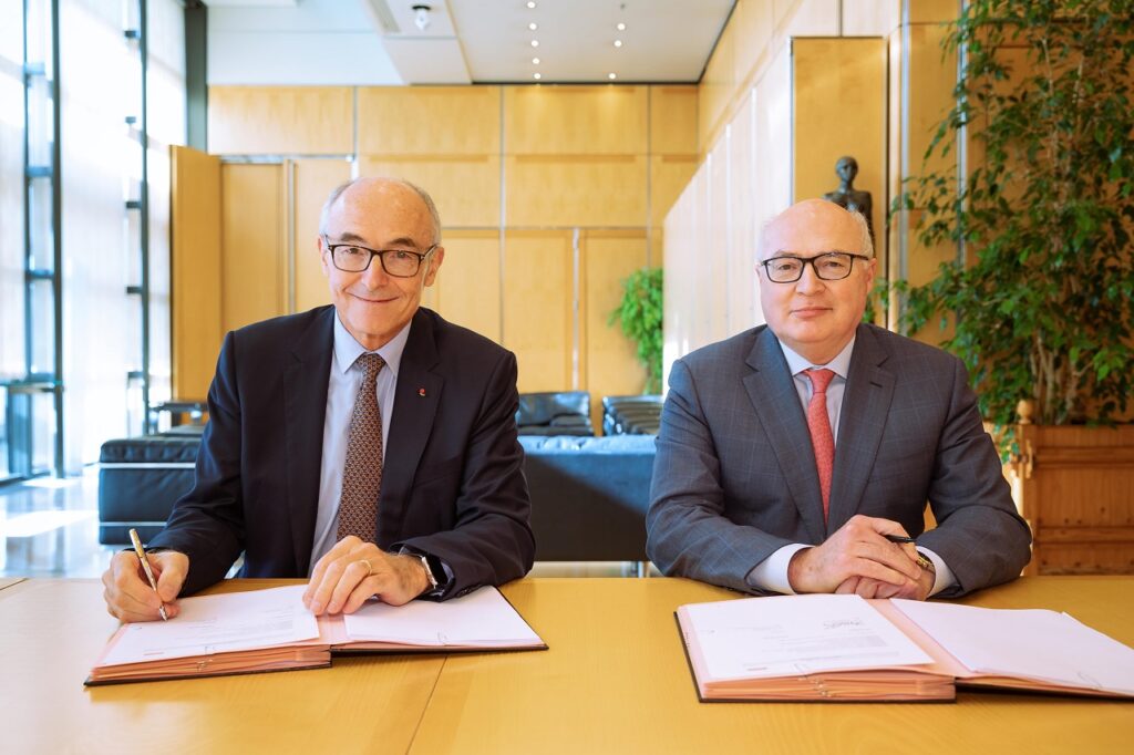 Benoît Potier, PDG du groupe Air Liquide, et Patrick Koller, PDG de Faurecia.