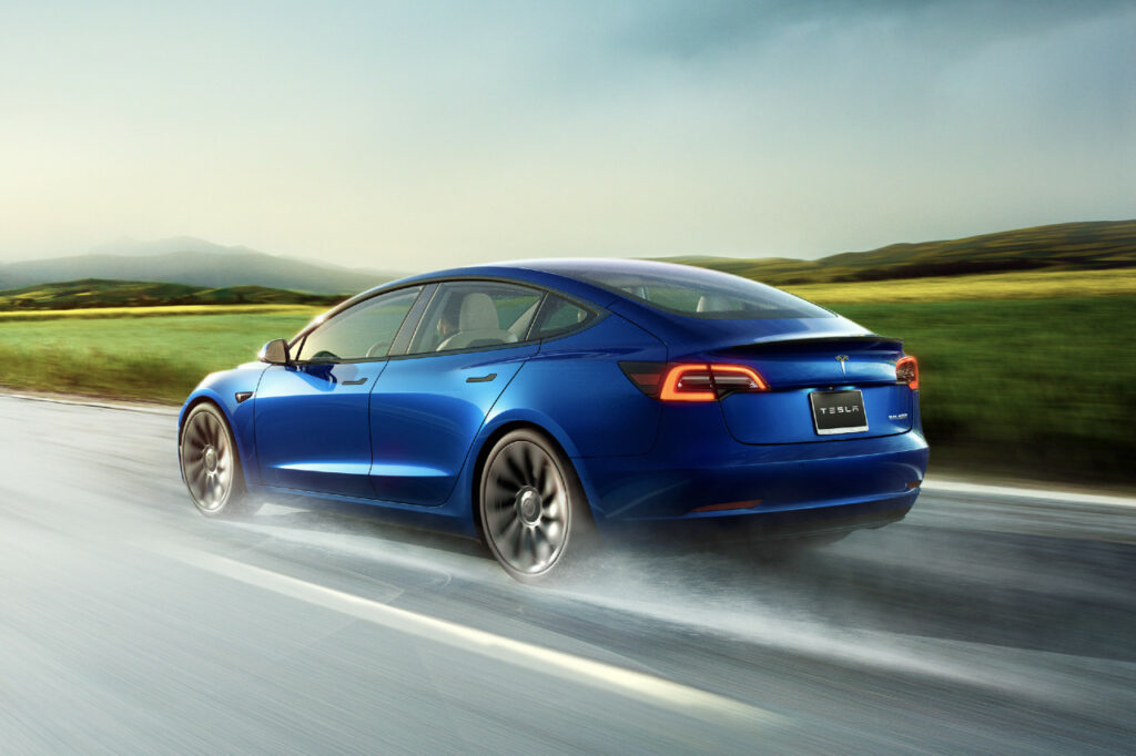 La Tesla Model 3 a été la voiture plus vendue du Royaume-Uni en septembre 2021 avec 6 879 unités.
