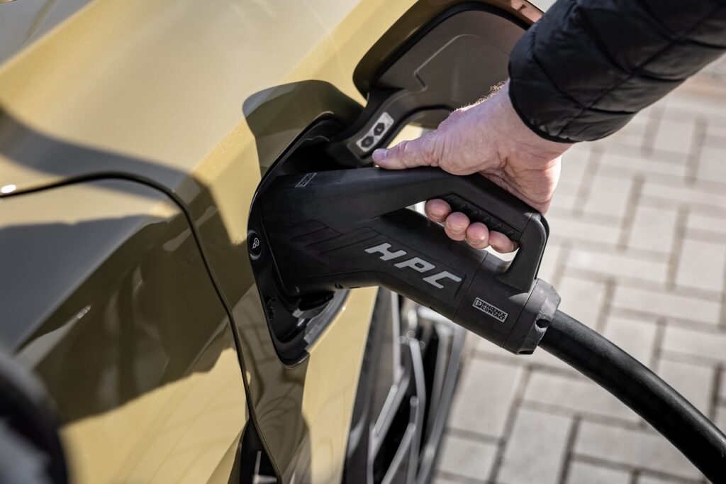 Le plan Coup de boost profite aux infrastructures de recharge dans les lieux publics.