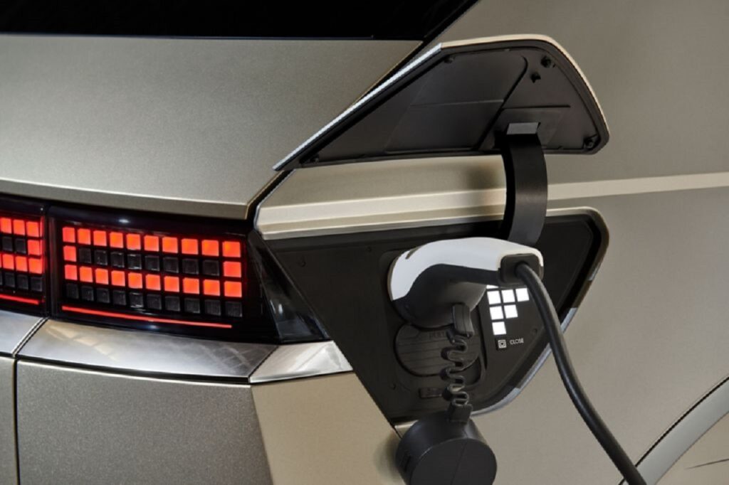 Selon une étude de Qualimetrie, le réseau Hyundai (ici une Ioniq 5) sait écouter ses clients pour les orienter vers le véhicule électrique si nécessaire.