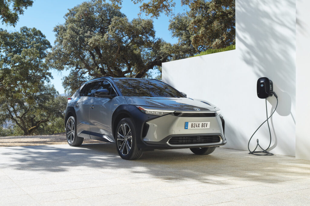 Les commandes en ligne du Toyota bZ4X seront ouvertes au premier trimestre 2022. 