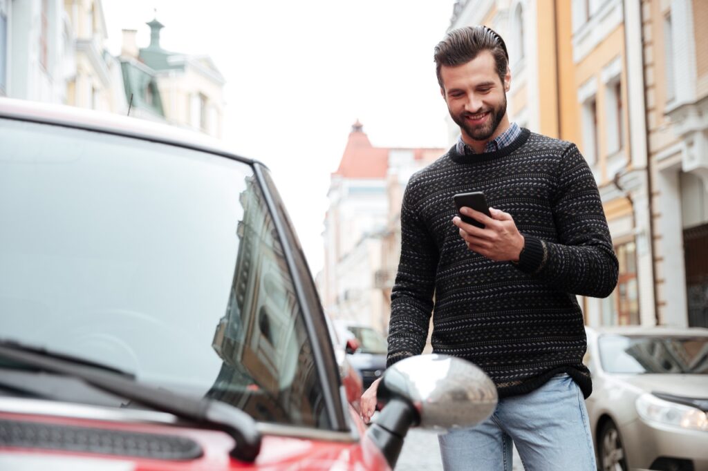 Ucar Pool facture 4,90 euros par jour de prêt pour accéder à un lot de services.