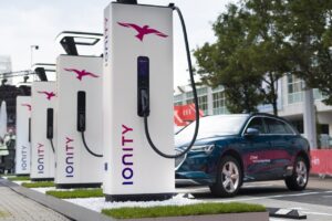 Ionity révèle un nouveau concept de station de recharge