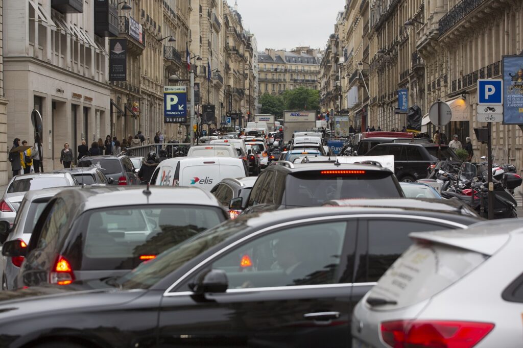 Paris est la deuxième ville la plus embouteillée du monde selon l'étude Inrix. ©Adobe Stock