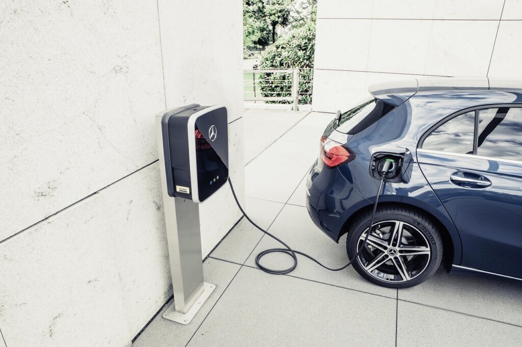 Seule bonne nouvelle du marché allemand en novembre 2021 : les voitures rechargeables (électriques et hybrides rechargeables) ont représenté 34 % des ventes. 