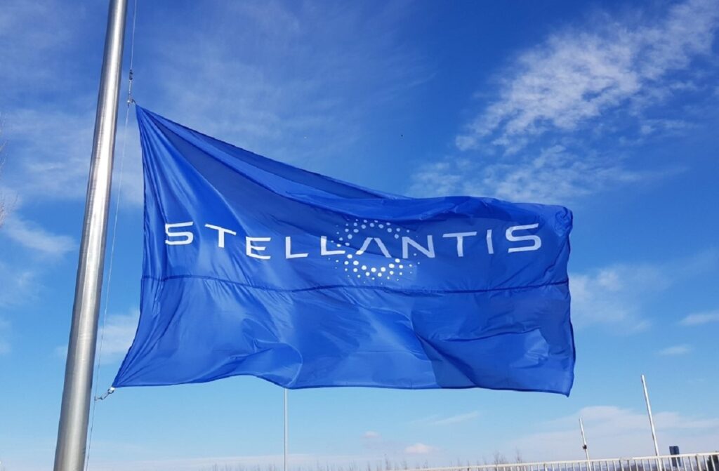 Stellantis revoit toute sa stratégie de financement en Europe. 