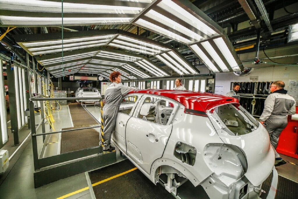 La République tchèque et la Slovaquie abritent au total sept grandes usines automobiles, comme celle de Stellantis à Trnava. ©Stellantis 