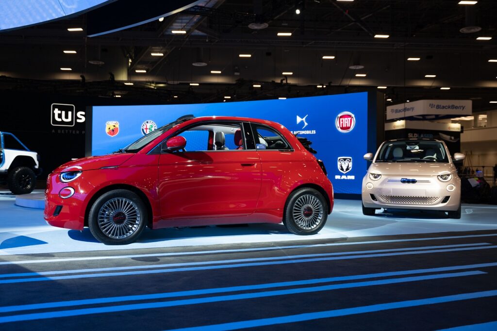 Pour Fiat, la 500 représente près de deux ventes sur trois. En trois ans, la marque est passée de 8e à la 13e place du classement des marques en France. 