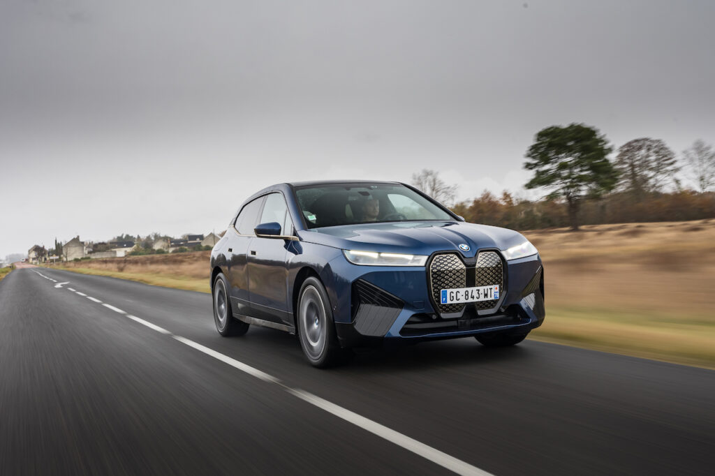 Le groupe BMW a vendu 103 855 modèles 100 % électriques en 2021 et prévoit d'en faire le double en 2022.
