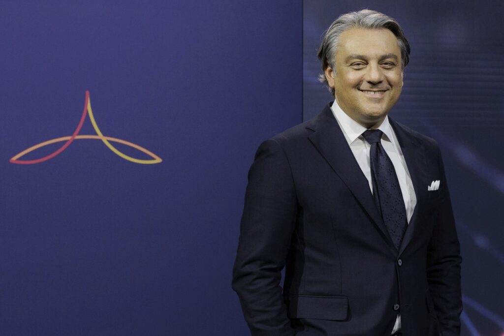 Luca de Meo, directeur général de Renault, est élu Homme de l'Année du Journal de l'Automobile.