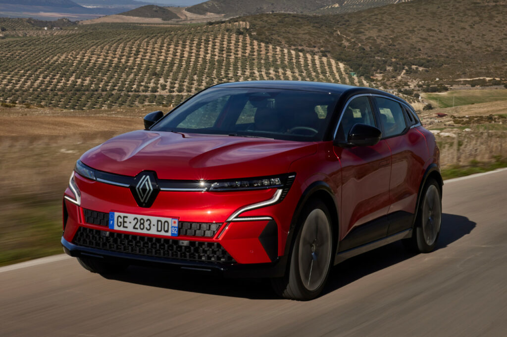 La Mégane E-Tech Electric est le premier modèle électrique nouvelle génération de Renault, qui proposera par la suite un modèle fort de 600 km d'autonomie.