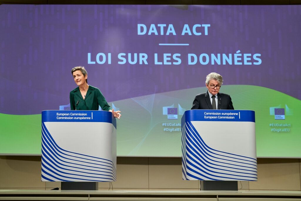 Margrethe Vestager, vice-présidente exécutive de la Commission, et Thierry Breton, commissaire au marché intérieur. © Union européenne
