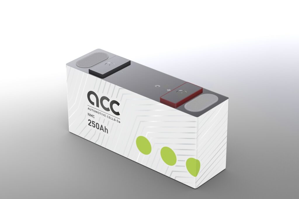 ACC souhaite atteindre une capacité de 120 GWh d'ici 2030.