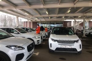 Jaguar Land Rover suspend ses livraisons de véhicules en Russie