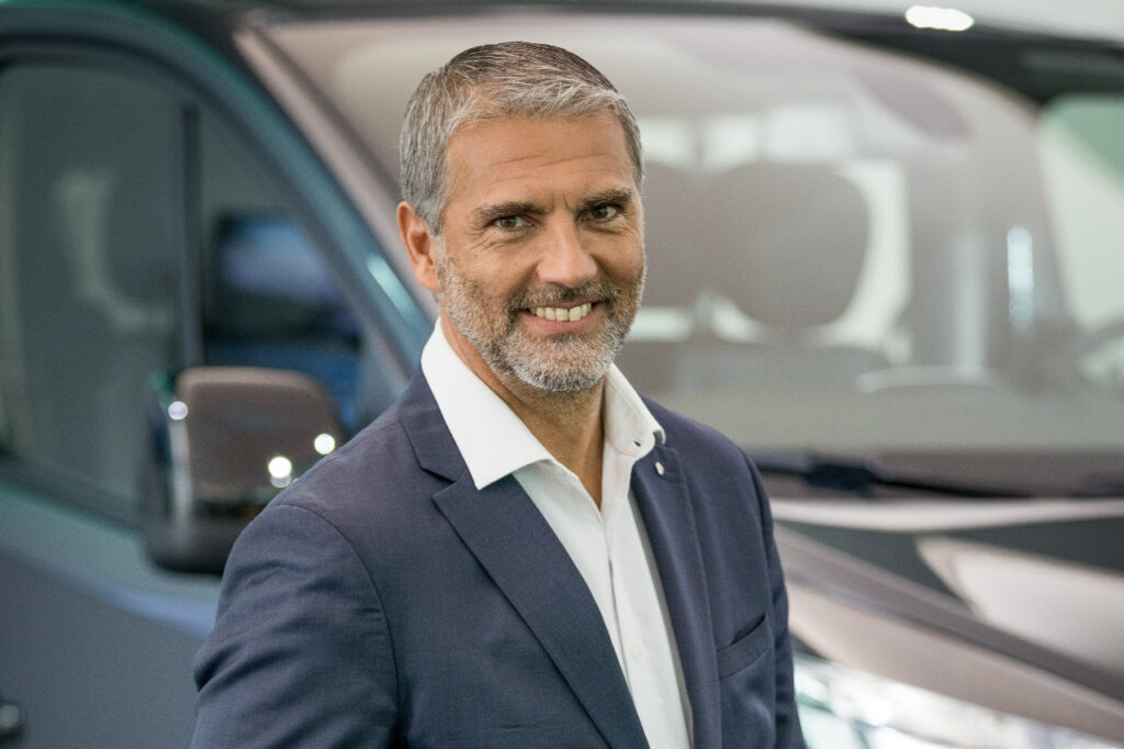 Thierry Plantegenestn directeur marketing et commercial Vu chez Renault dispose d'un portefeuille de commandes de neuf mois.