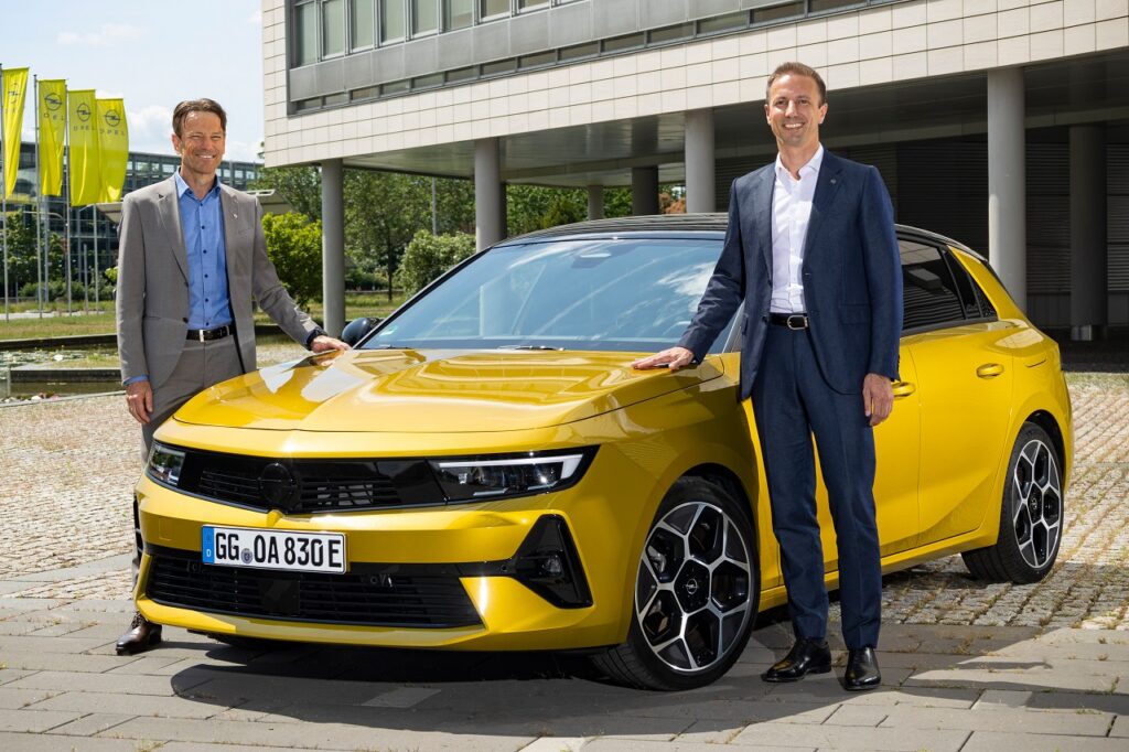 Florian Huettl remplace Uwe Hochgeschurtz à la direction générale d'Opel. 
