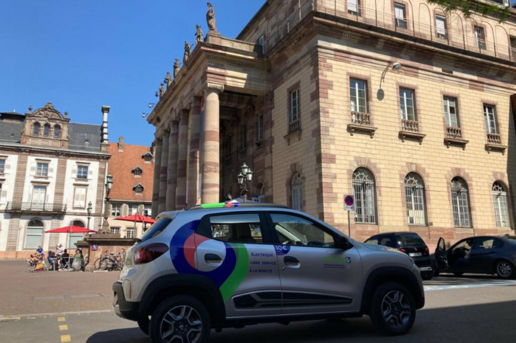 Pour se lancer à Strasbourg, le service d'autopartage Shaary a troqué ses véhicules de petits gabarits contre des Dacia Spring électriques. 