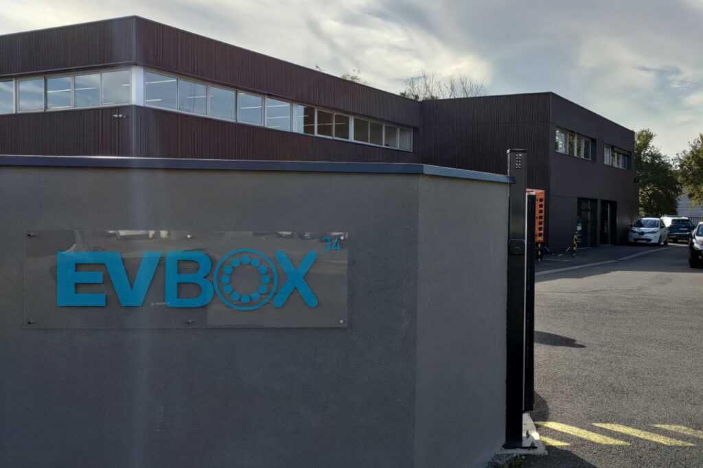 EVBox compte un site de production dédié aux bornes de haute puissance à Bordeaux (33).