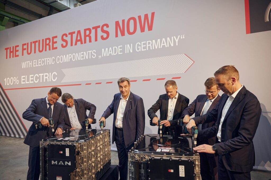 MAN annonce un investissement de 100 millions d'euros pour la production de batteries à Nuremberg.