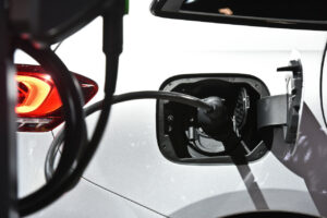 Joltee lance une assurance dédiée aux véhicules électriques