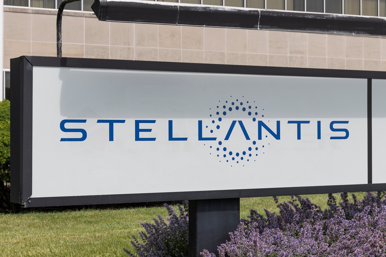 Stellantis rachète 923 millions d