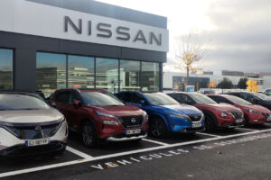 Nissan s