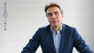 Guillaume Couzy quitte la direction de Stellantis en France