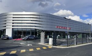 Porsche Distribution inaugure son nouveau centre à Poissy