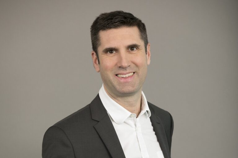 Julien Lebrun passe directeur des ventes de Dacia France