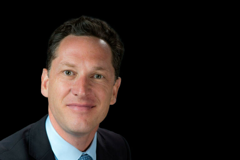 Waat nomme Guillaume de Roquefeuil à la direction de l