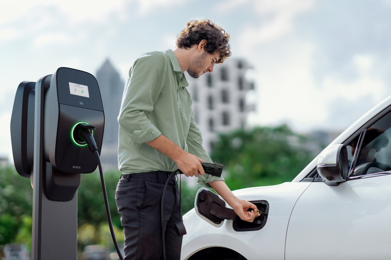 Borne de recharge : EVBox lance la Liviqo pour équiper les parkings