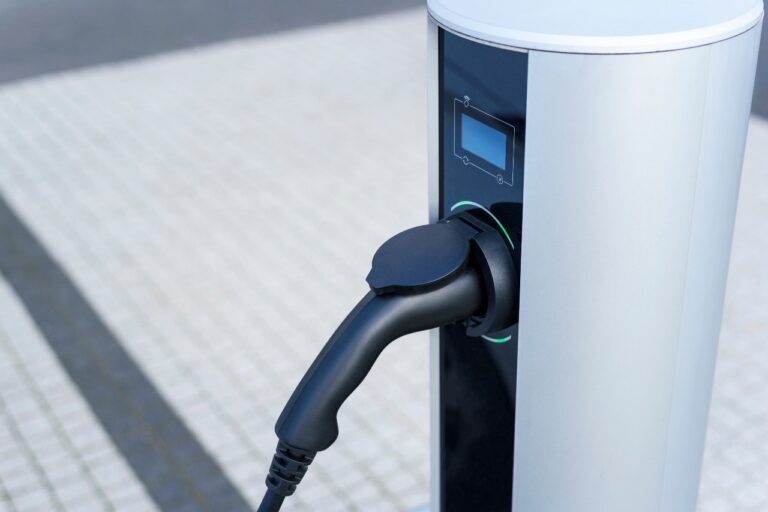 Recharge électrique : halte aux tarifications opaques