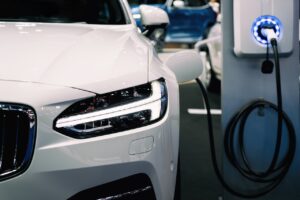 Vers une baisse des prix des voitures électriques ?