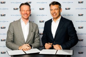 250 000 véhicules Stellantis intégreront la flotte de Sixt
