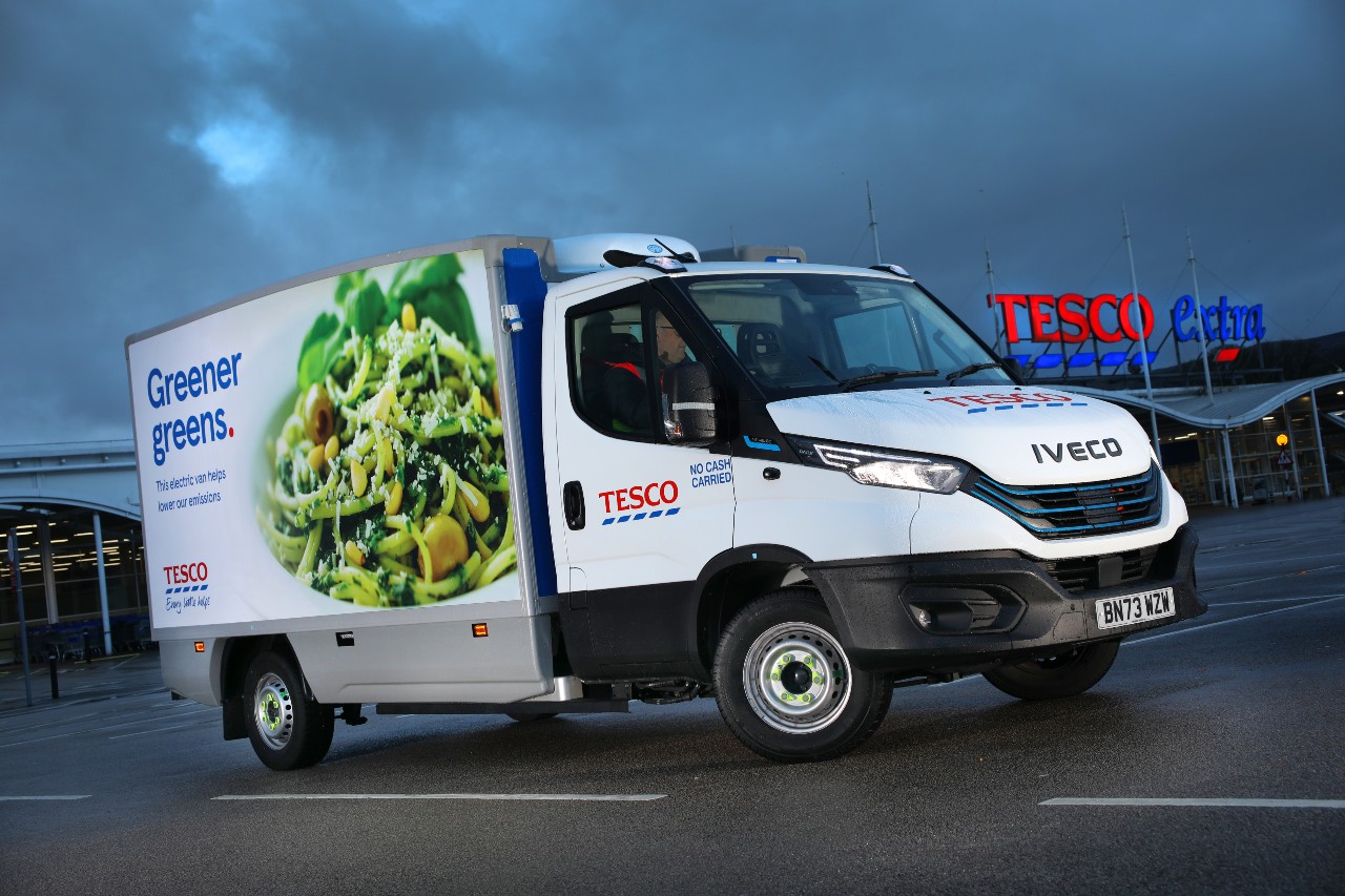 Tesco verdit sa flotte de livraison à domicile avec des Iveco eDaily