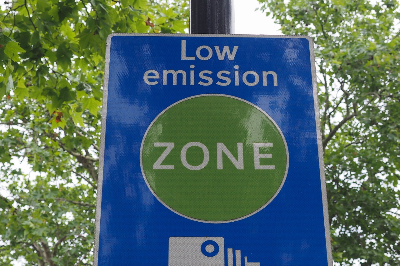 zone à faibles émissions ZFE Paris Lyon qualité de l'air oxyde d'azote