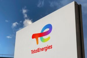 TotalEnergies déploie plus de 800 points de recharge à l’aéroport de Lyon