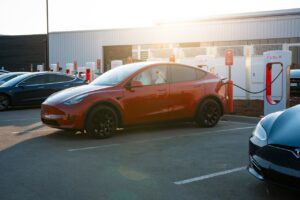 Tesla réajuste les abonnements de ses Superchargeurs et ajoute une formule annuelle
