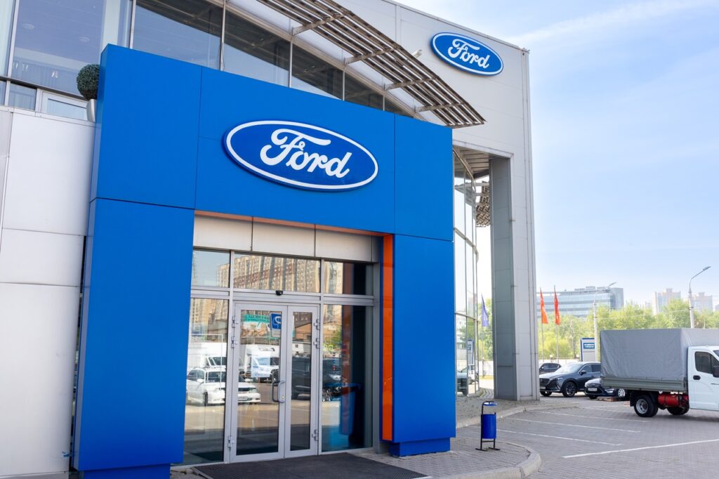 Ford confirme l’abandon du contrat d’agence