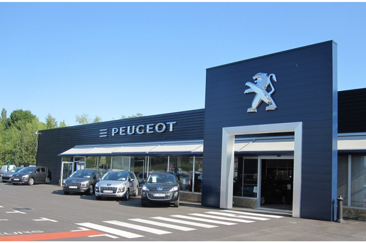 Peugeot et Izmocars signent un accord