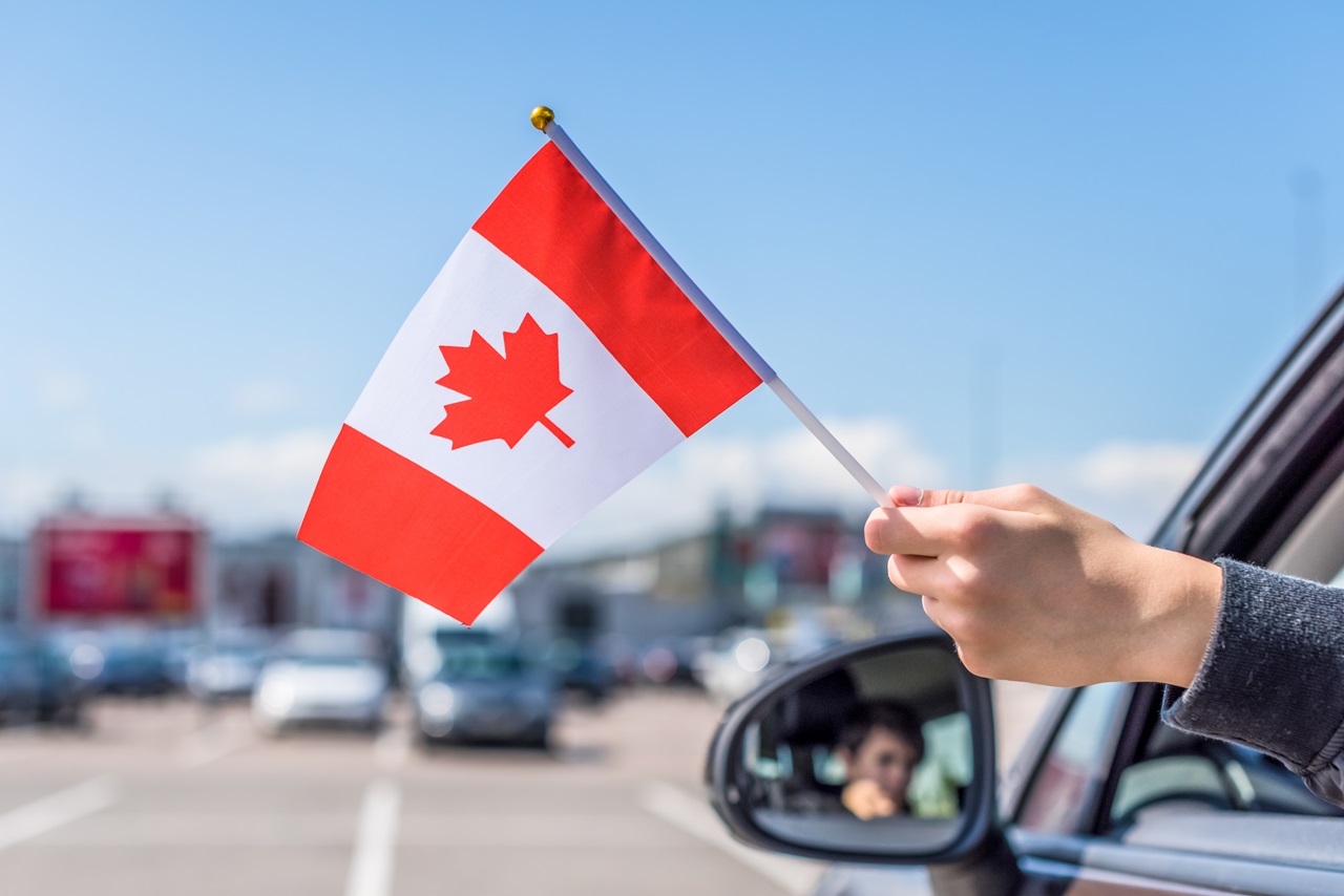 Le Canada s’attaque à son tour aux véhicules électriques chinois