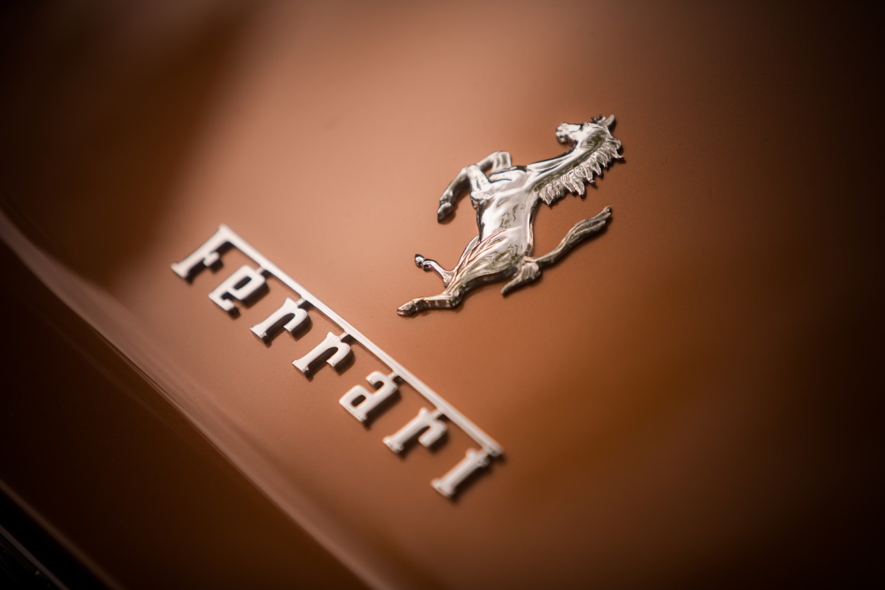 ferrari logo